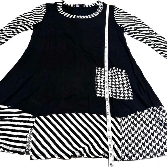 Inside Out Black and White Mixed Print Long Line Tunic Top Women's S Small - Picture 6 of 7